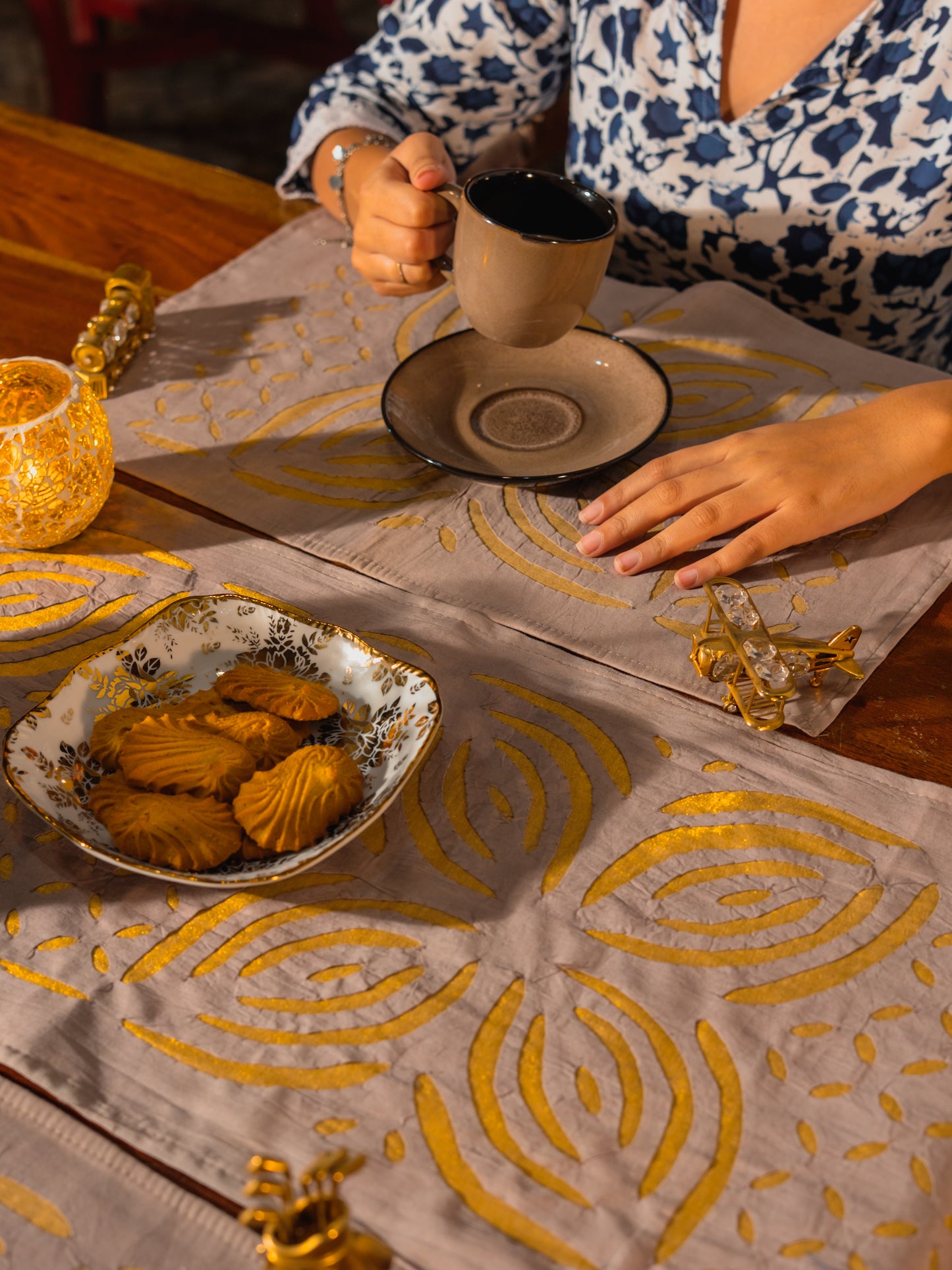 Appliqué Table Runner Set (Runner + 6 Mats)
