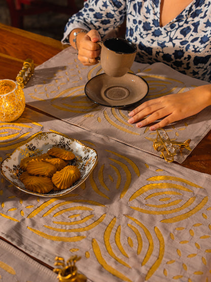 Appliqué Table Runner Set (Runner + 6 Mats)