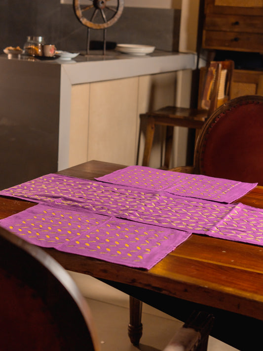 Appliqué Table Runner Set (Runner + 6 Mats)